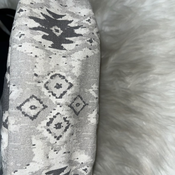 KAVU Crossbody Bag Gray Black Canvas Aztec Print Adjustable Strap - Picture 11 of 16